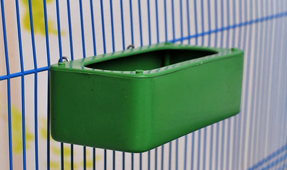 Hanging Bird Food Container Splash-proof Exemple